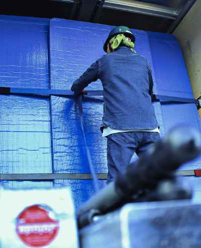 手積み手降ろしの荷役作業に積極的